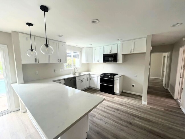 Building Photo - 446 Annette Pl