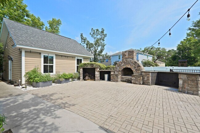 Building Photo - 3 Bedroom Dunham Marsh Beauty with Outdoor Fireplace and Resort-Style Community Amenities