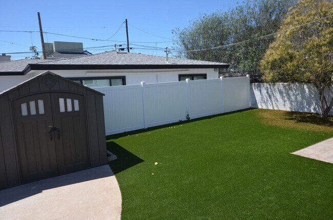 Building Photo - 2Bd/1Ba Single Family Home