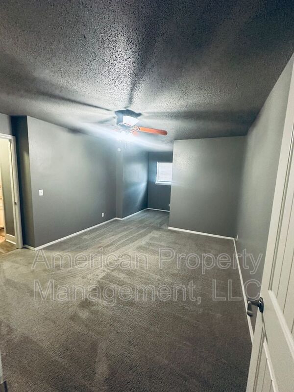 Building Photo - 7050 E 71st Ct