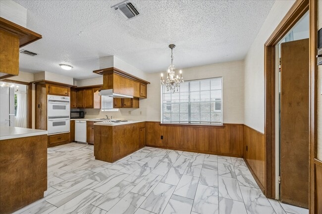Building Photo - 11926 Waldemar Dr