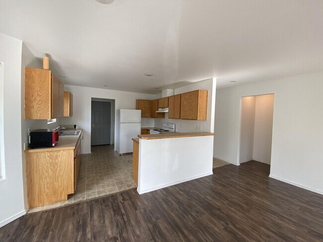 Building Photo - Garfield St Duplex