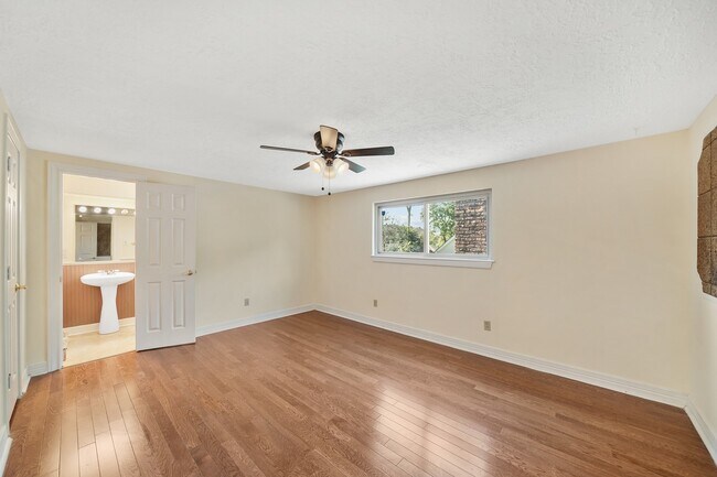 Building Photo - 4419 Grass Valley St