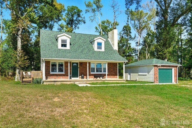 Building Photo - 2092 Main Rd