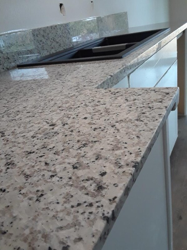 Building Photo - 620 Queen Ave SE