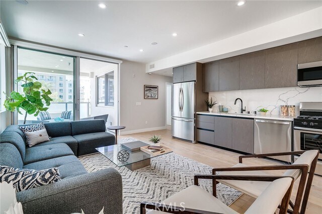 Building Photo - 1148 N Detroit St