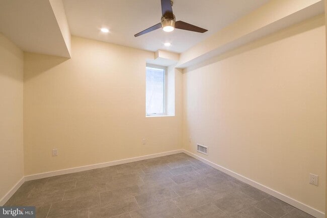 Building Photo - 1300 S 24th St