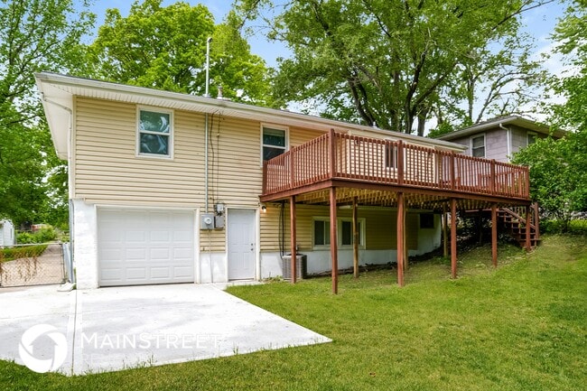 Building Photo - 4139 N Spruce Ave