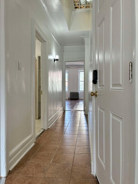 Building Photo - 556 W 161st St