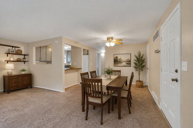 Building Photo - 8108 Cottonwood Hills Cir