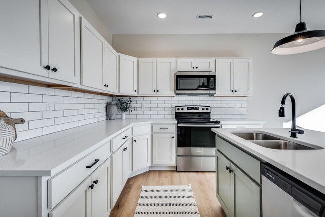 Building Photo - 5409 N Briskbay Ct