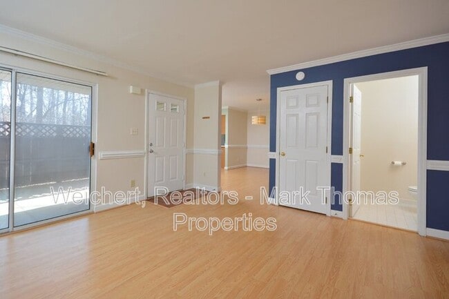 Building Photo - 425 Summerwalk Cir