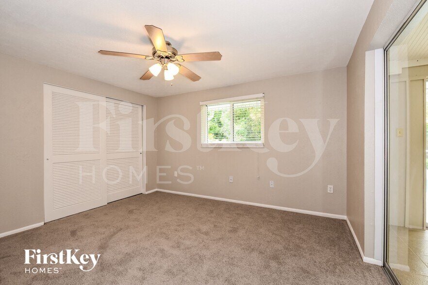 Building Photo - 1419 Argyle Dr