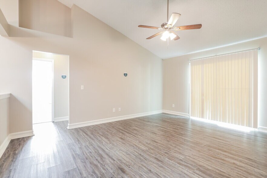 Building Photo - 1936 Hunters Trace Cir