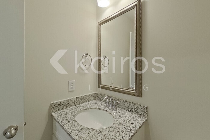 Building Photo - 2253 Banyon Cir