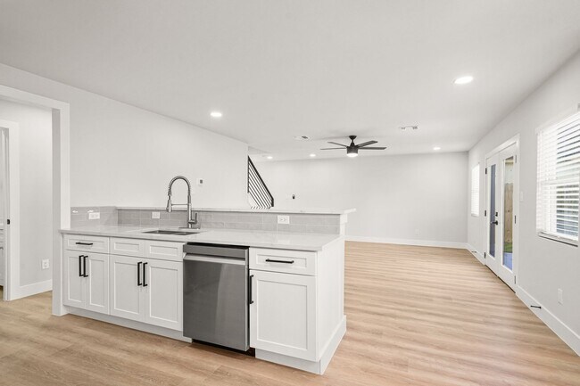 Building Photo - “Newly Remodeled 4BR Home in Prime San Antonio Location”