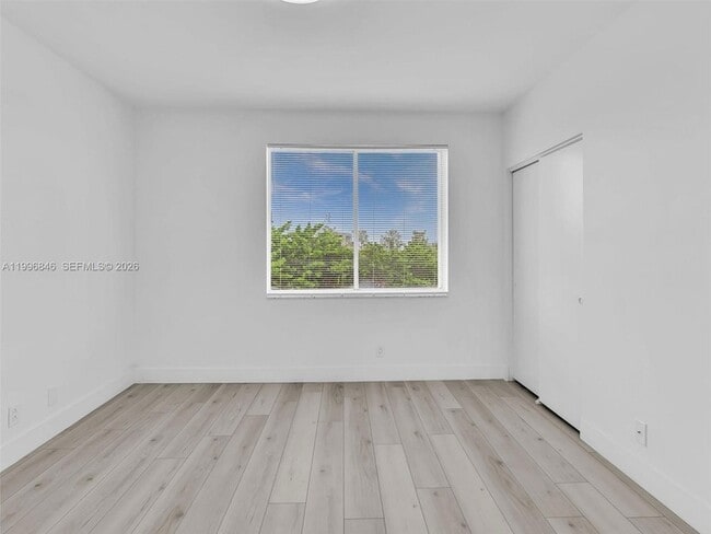 Building Photo - 8 Key W Ct