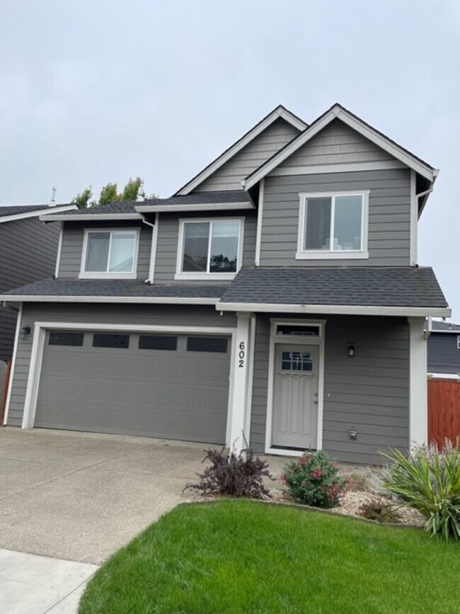Building Photo - Beautiful 3 Bedroom Home in Newberg