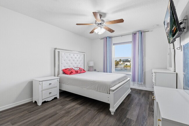 Building Photo - Waterfront Lake Nona Pool Home