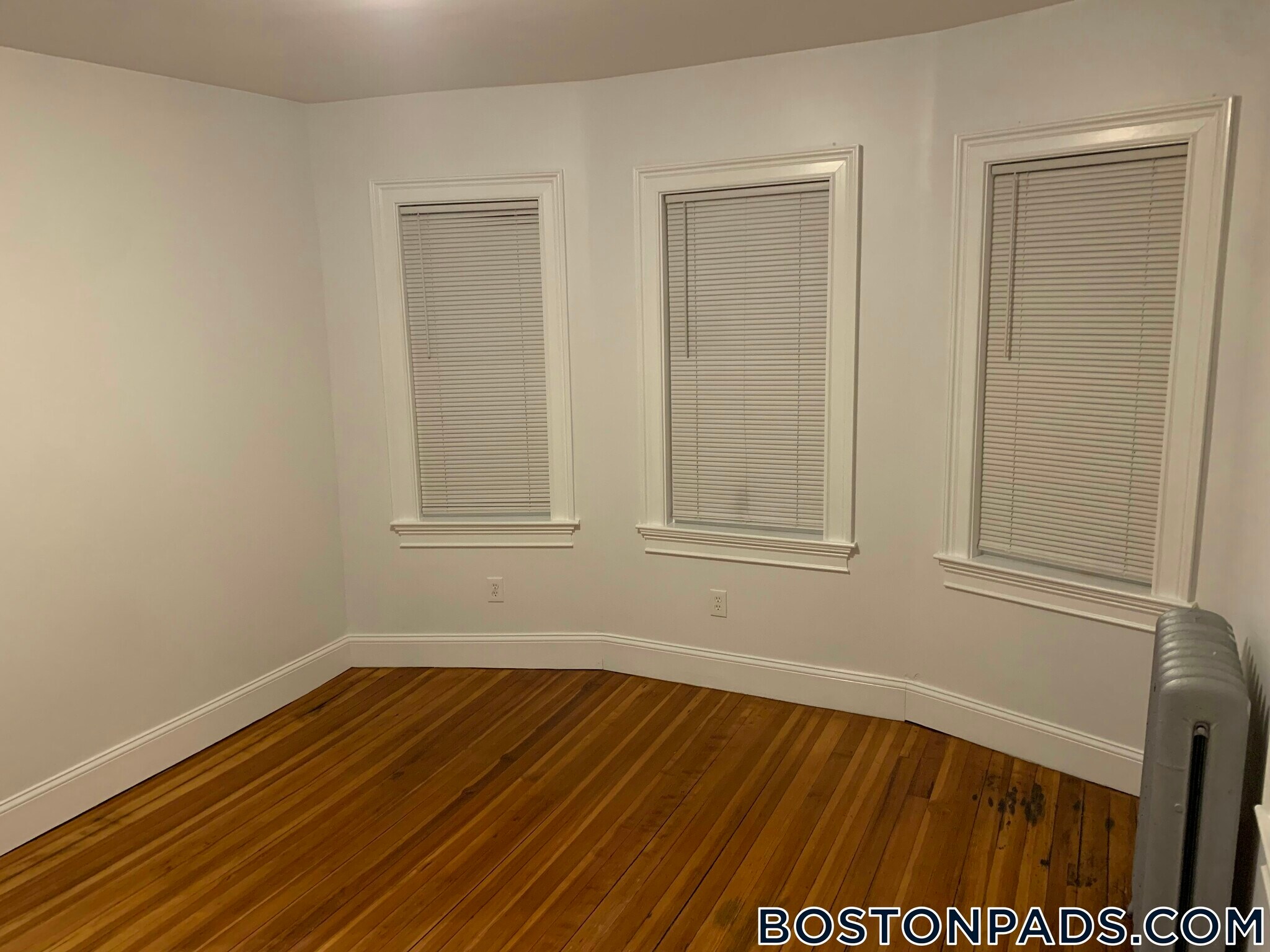 Building Photo - 122 Columbia St