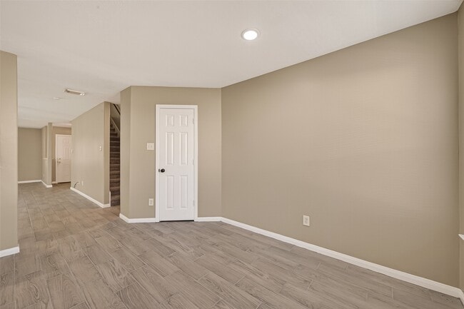 Building Photo - 17250 Cricketbriar Ct