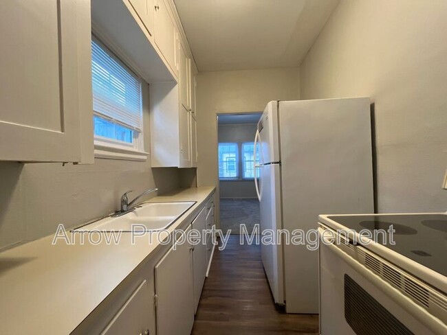 Building Photo - 1522 D St