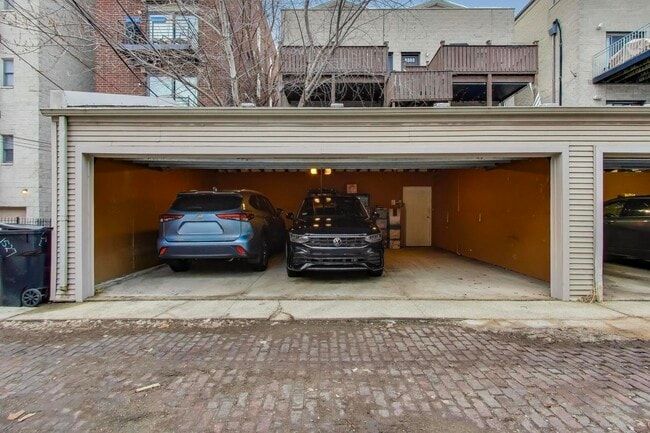 Building Photo - 1529 N Mohawk St