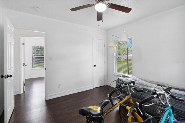 Building Photo - 634 18th St