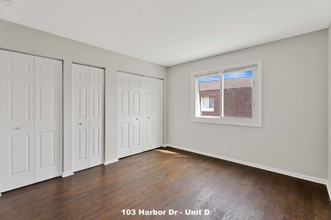 Building Photo - 103 Harbor Dr