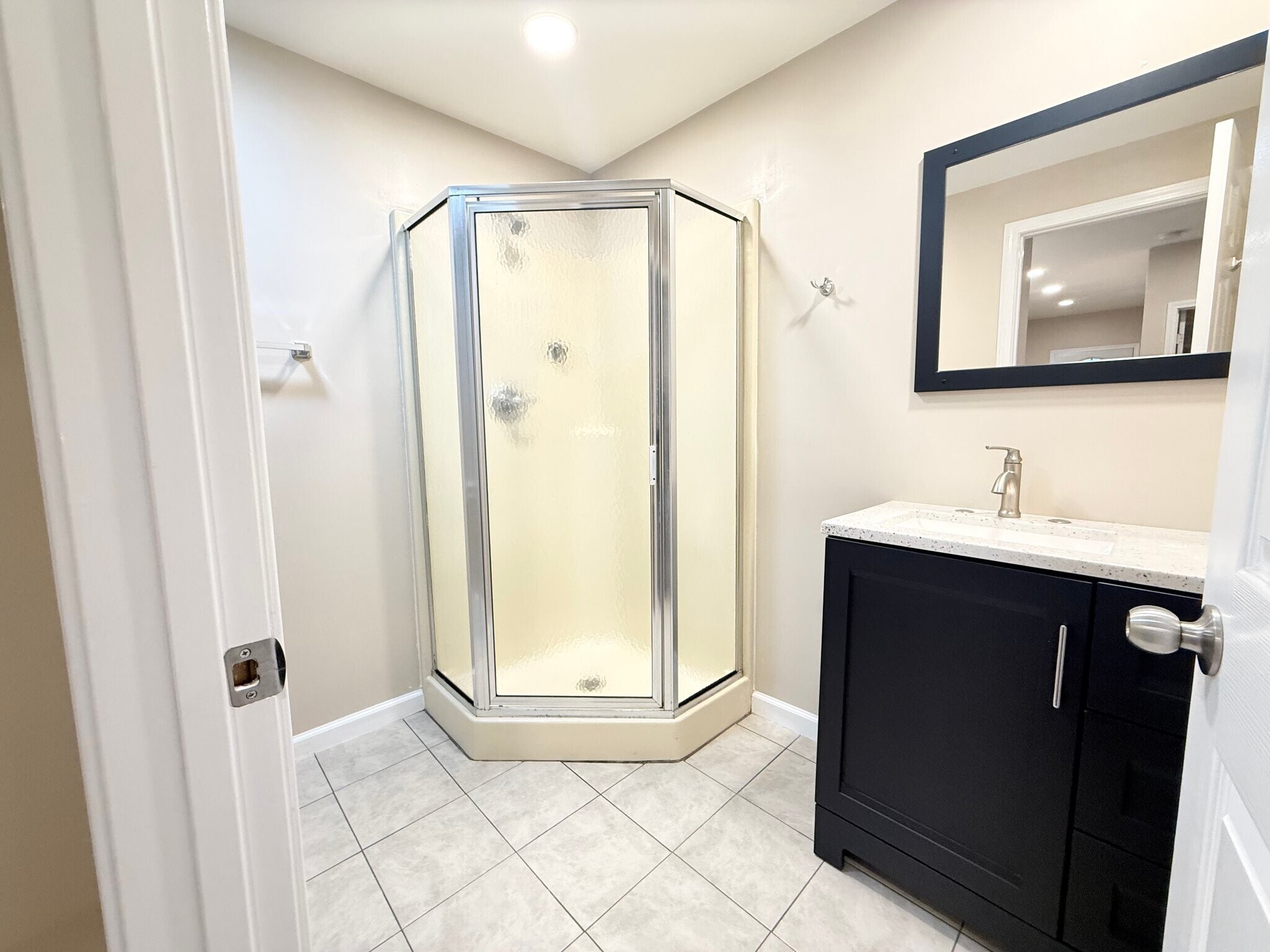 Building Photo - 1233 Vincennes St