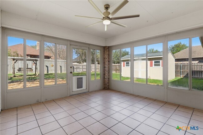 Building Photo - 1174 Vista Bonita