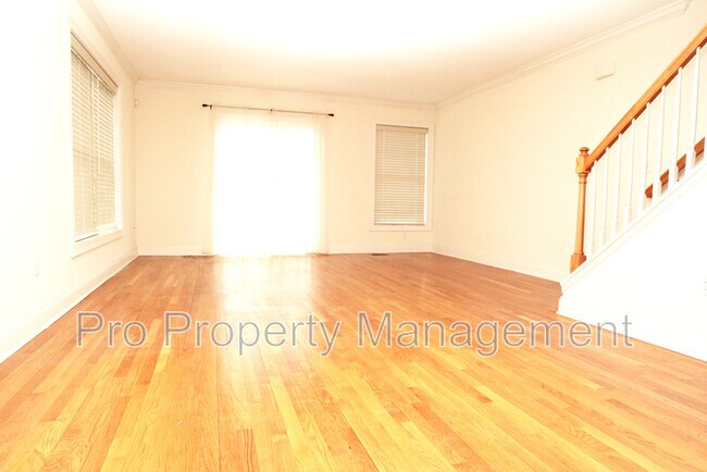 Building Photo - 85 Camp Ave