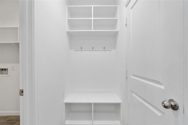 Building Photo - 6611 Canary Knl Ct