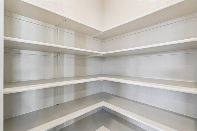 Building Photo - 523 Millbrook Blvd