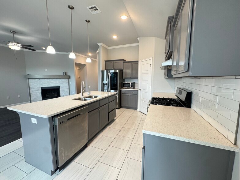 Building Photo - 9104 SW 47th St