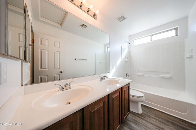 Building Photo - 5318 W Maldonado Rd