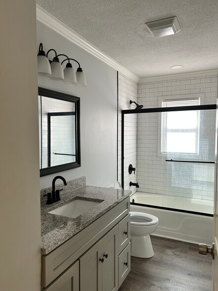 Building Photo - 405 Copeland Park