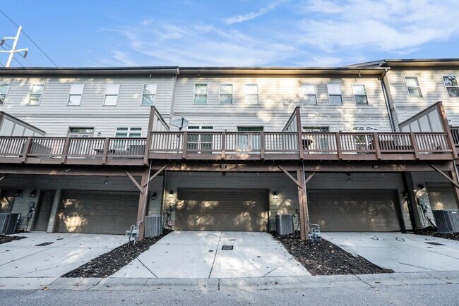 Building Photo - 612 Luckett Ct