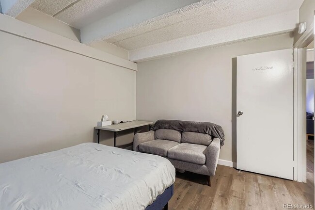 Building Photo - 555 E 10th Ave