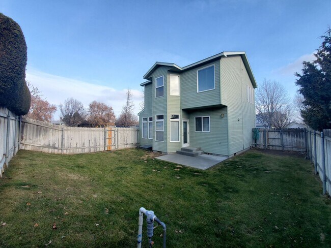 Building Photo - 1611 Lamb Ave