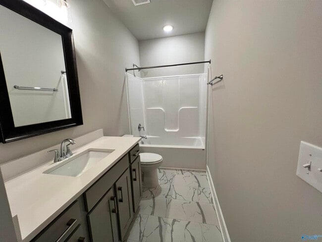 Building Photo - 440 Tillane Pk Cir
