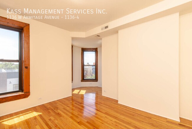 Building Photo - 1136 W Armitage Ave