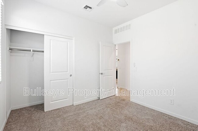 Building Photo - 3136 Hayden Rose Ave