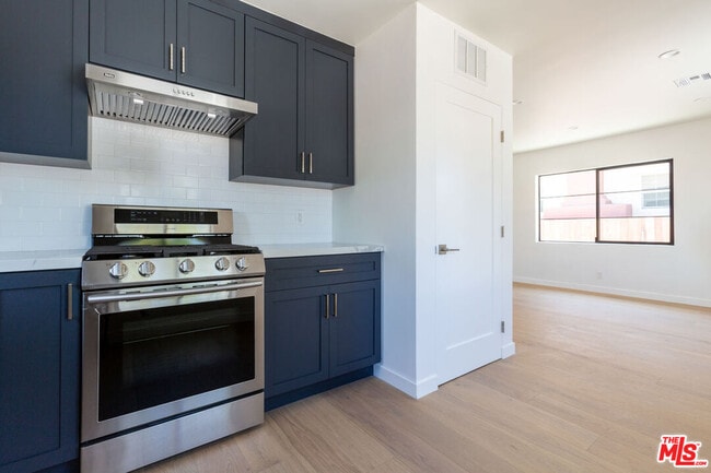 Building Photo - 3304 1/2 Casitas Ave