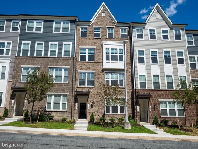 Building Photo - 14965 River Walk Way