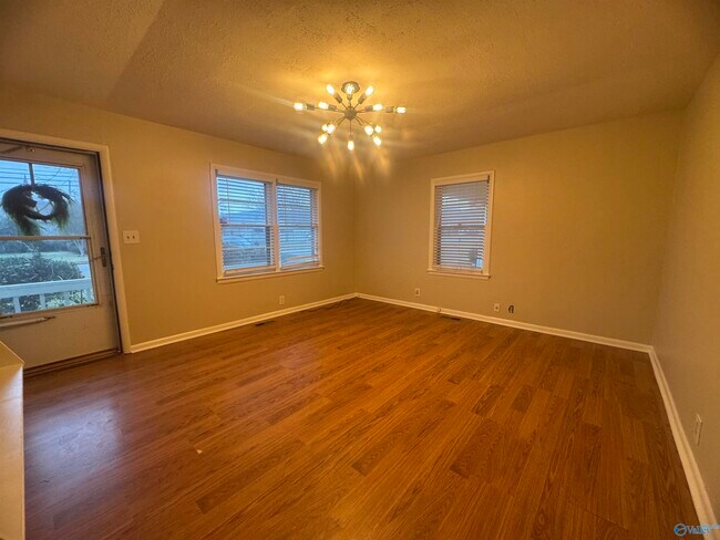 Building Photo - 1808 Oakwood Ave NE