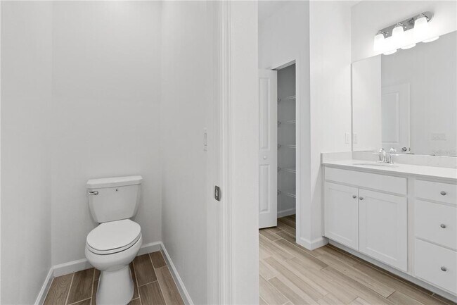 Building Photo - 5637 SW 93rd St