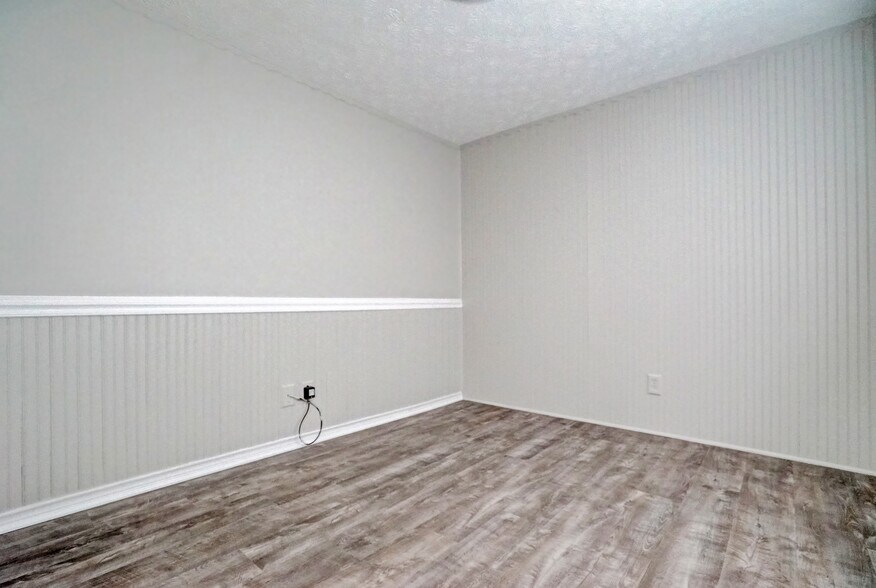 Bedroom 3 - 626 Woods Crossing Dr