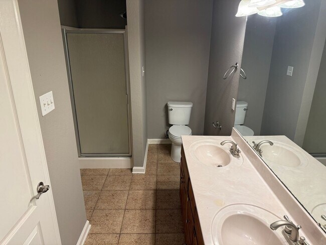 Building Photo - 2403 Lancashire Ln