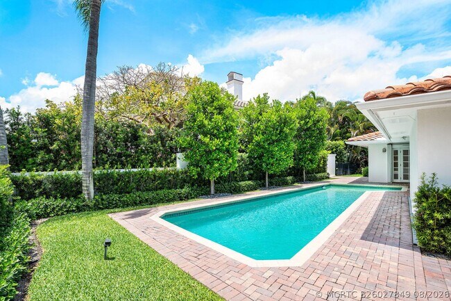 Building Photo - 1251 Thatch Palm Dr